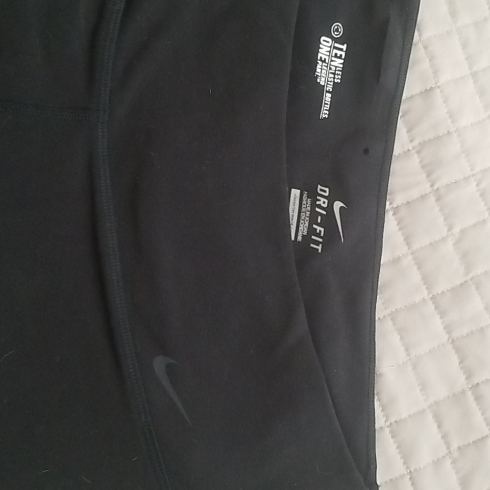 Nike Dri-Fit Capri - Picture 2 of 5